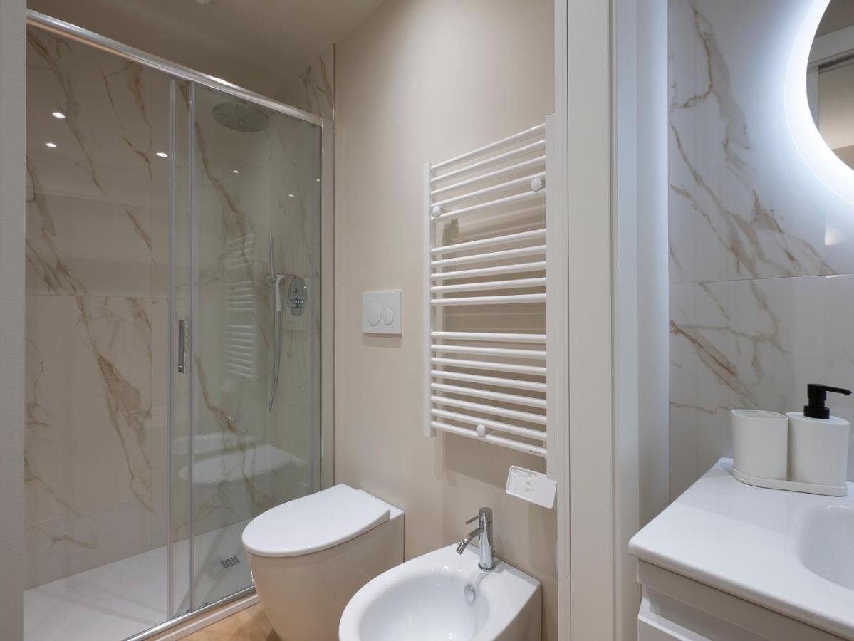 I Host Apartment - Ranzoni 1 Milan Luaran gambar