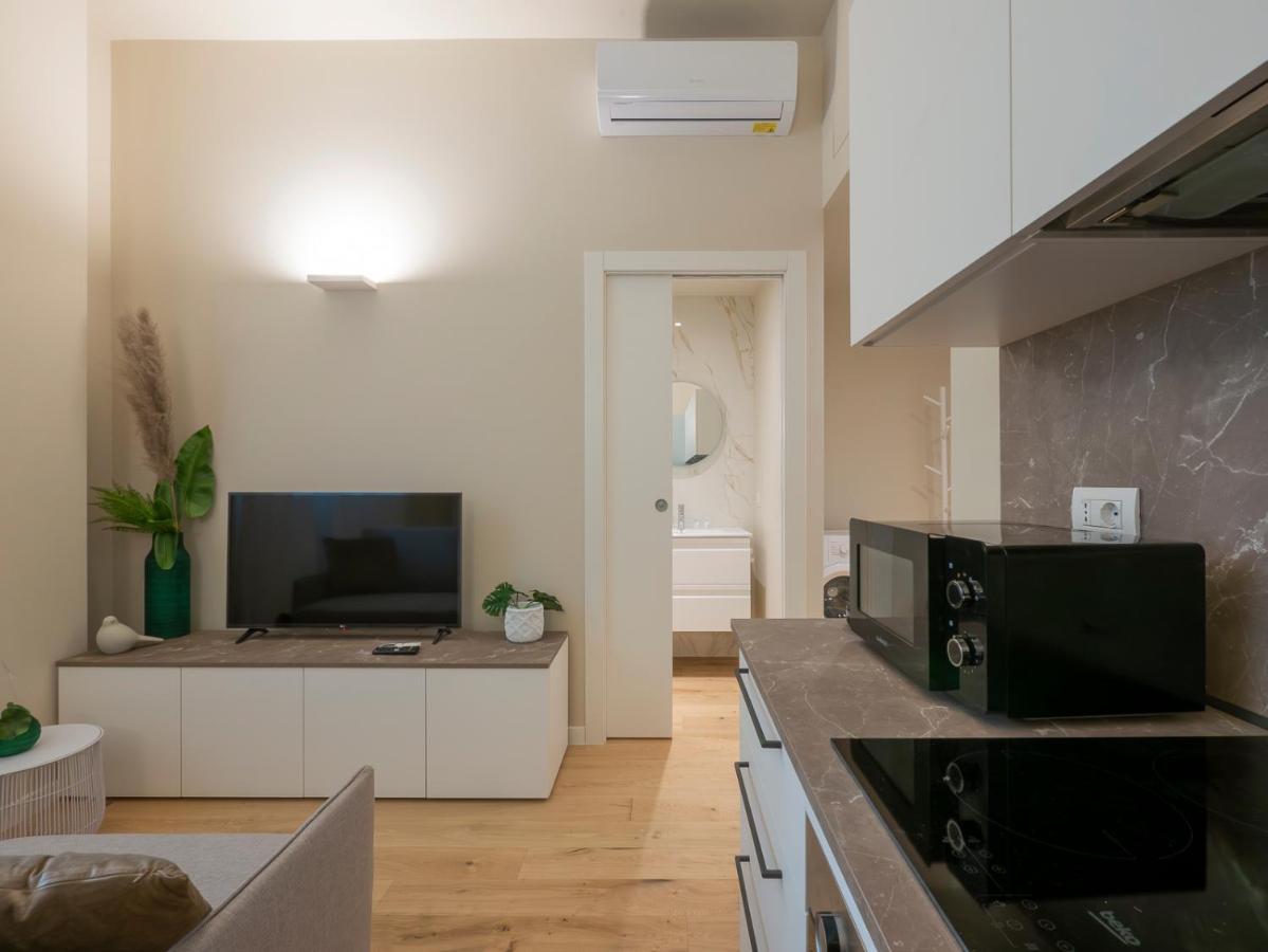 I Host Apartment - Ranzoni 1 Milan Luaran gambar