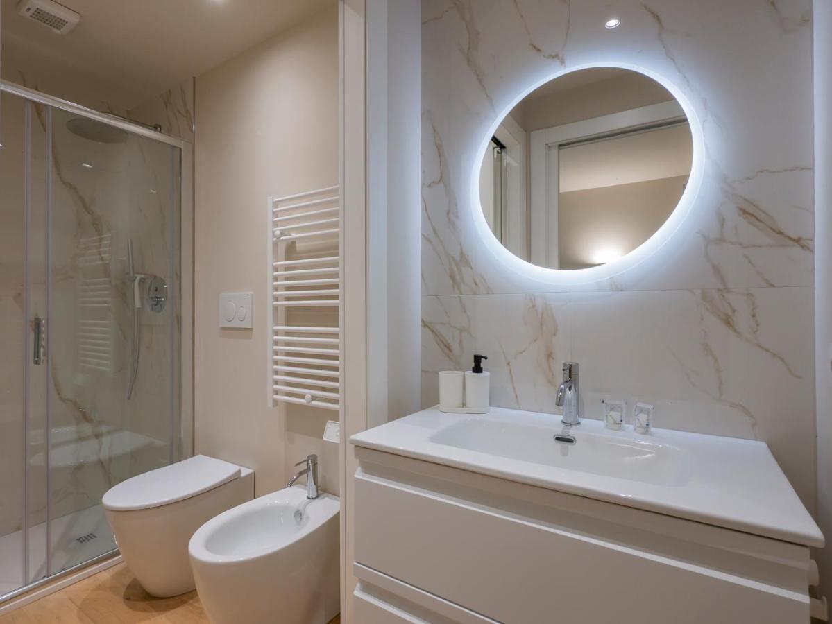I Host Apartment - Ranzoni 1 Milan Luaran gambar